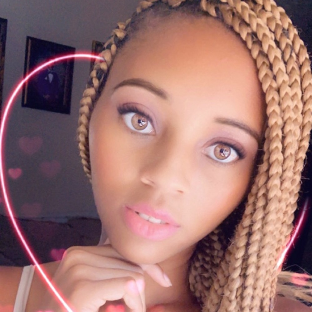 Meet your Posher, Brittney